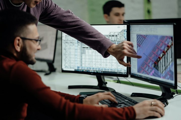 انتخاب میان حل‌گرهای Abaqus/Standard و Abaqus/Explicit