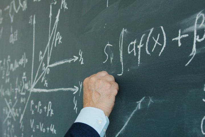 ماهیت مدل‌سازی معادلات ساختاری و تحلیل شبکه‌ای روابط