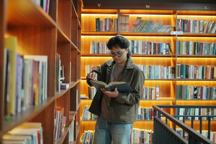 انجام پایان نامه ادبیات فارسی