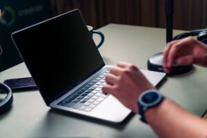 بازنویسی دستی یا هوش مصنوعی برای کاهش تشابه