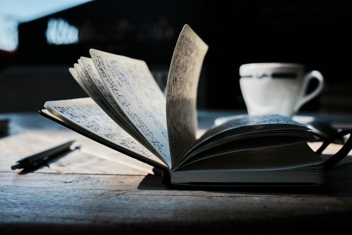مراحل استخراج و بازنویسی متن برای انتشار اثر